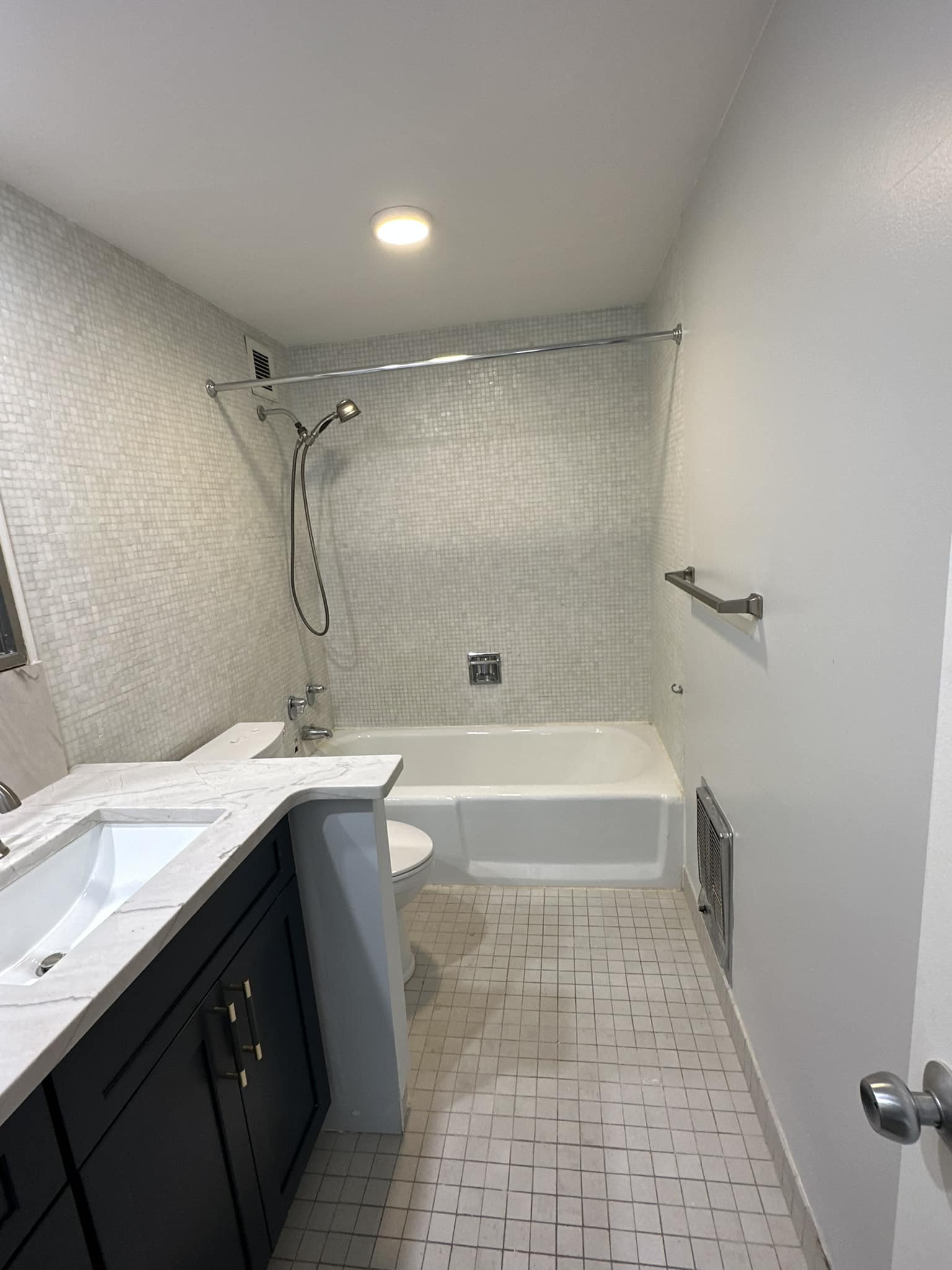 Pittsburgh Bathroom Remodeling on a Budget